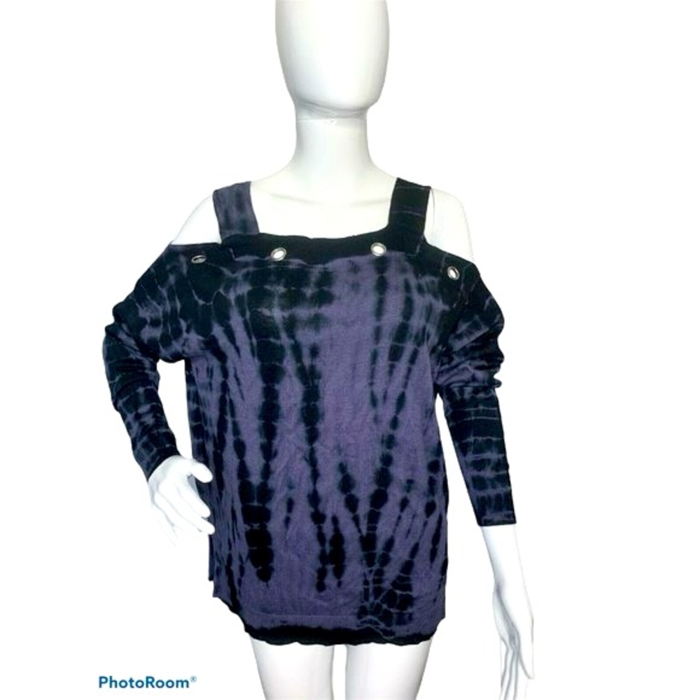 COPY - Rock & Republic Cold Shoulder Blouse